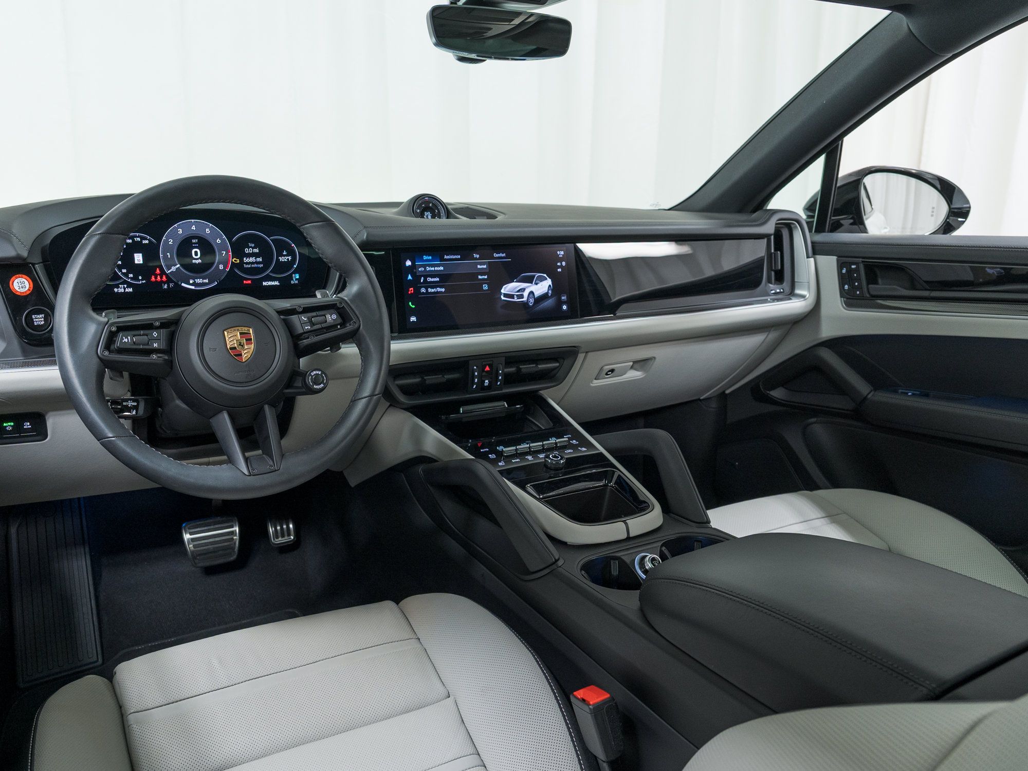Used 2025 Porsche Cayenne S AWD/4WD image 19