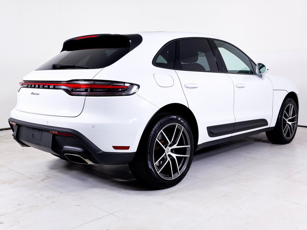 Certified 2025 Porsche Macan AWD/4WD image 27