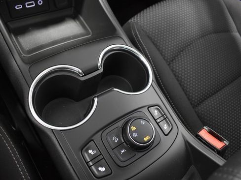 Used 2022 GMC Terrain SLE w/ Driver Convenience Package image 19