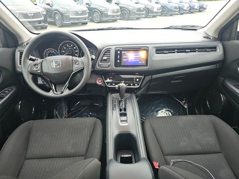 Used 2017 Honda HR-V EX image 29