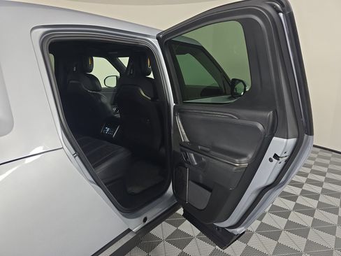 Used 2022 Rivian R1T Adventure image 19