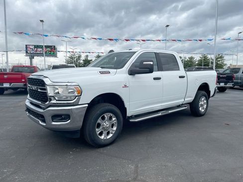 Used 2024 RAM 2500 Big Horn AWD/4WD image 2
