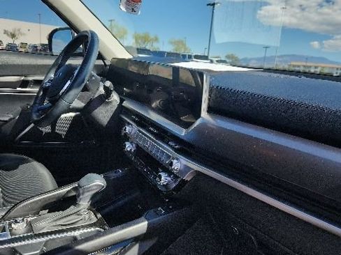 Used 2024 Kia Telluride S FWD image 17