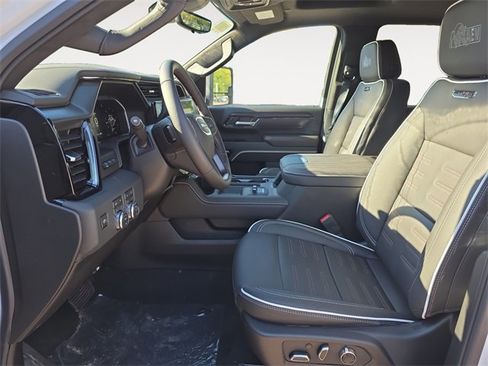 New 2026 GMC Sierra 2500 AT4X w/ AT4X AEV Edition image 9