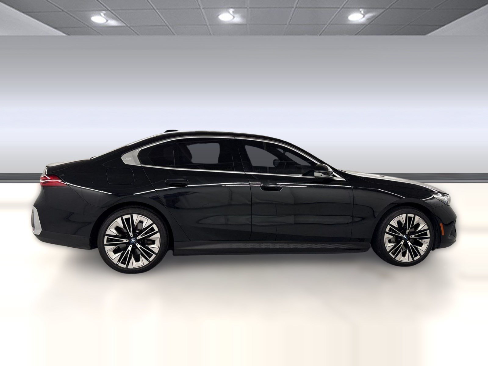 Used 2024 BMW i5 eDrive40i w/ Premium Package RWD image 8