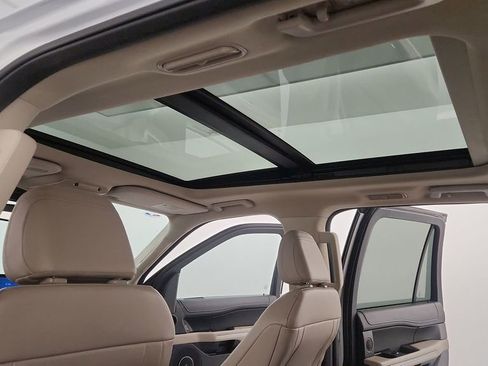 Used 2023 Ford Expedition Limited image 16