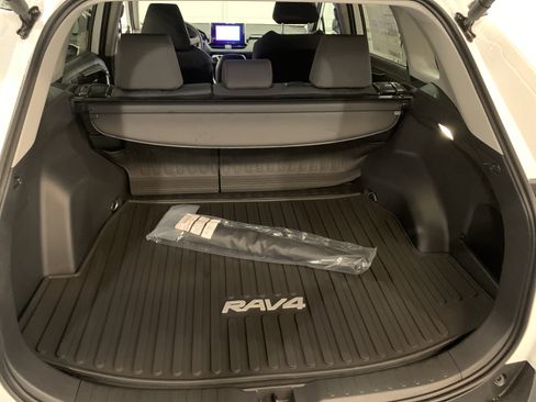 New 2025 Toyota RAV4 XLE w/ Convenience Package image 18
