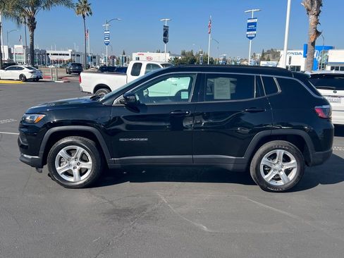 Used 2024 Jeep Compass Latitude w/ Convenience Group AWD/4WD image 7