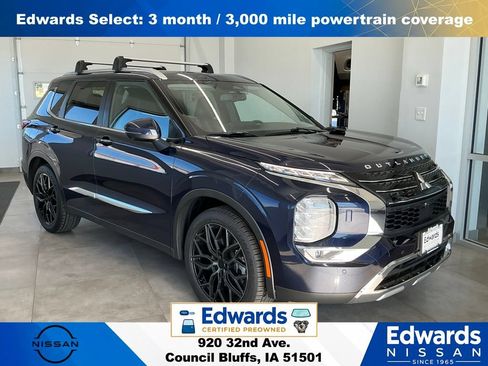 Used 2022 Mitsubishi Outlander SE AWD/4WD image 2