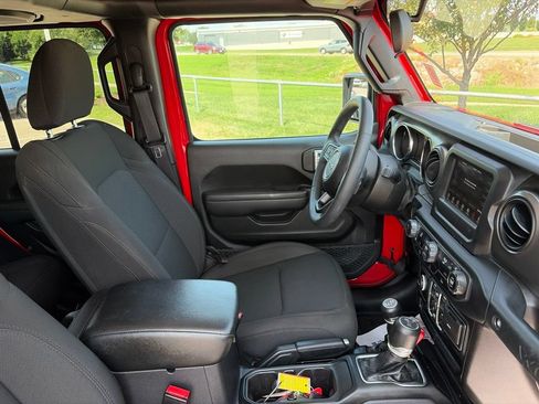 Used 2023 Jeep Wrangler Unlimited Sport AWD/4WD image 25