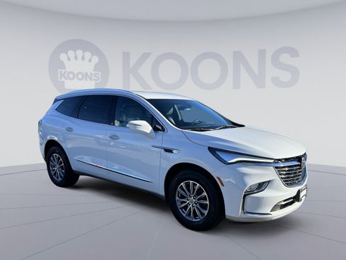 Used 2024 Buick Enclave Essence w/ LPO, Floor Liner Package image 10