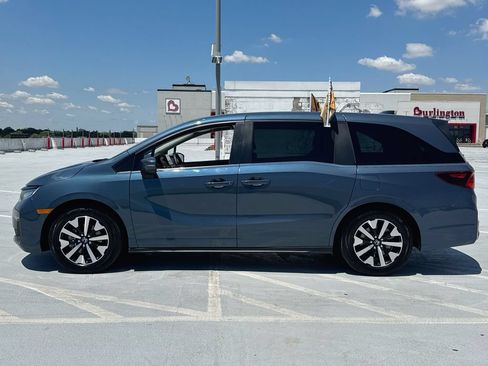 Used 2025 Honda Odyssey EX-L image 4