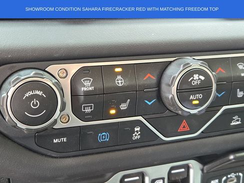 Used 2025 Jeep Wrangler Unlimited Sahara AWD/4WD image 24