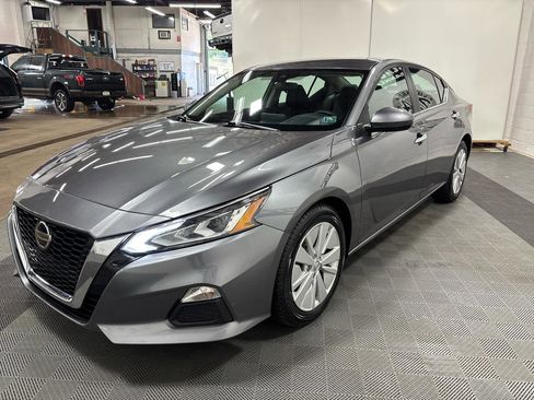 Used 2022 Nissan Altima 2.5 SV FWD image 10
