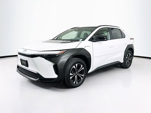 Used 2024 Toyota bZ4X XLE w/ Weather Package image 3