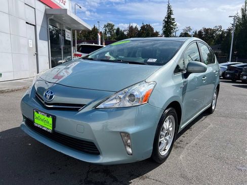 Used 2014 Toyota Prius V Three FWD image 7