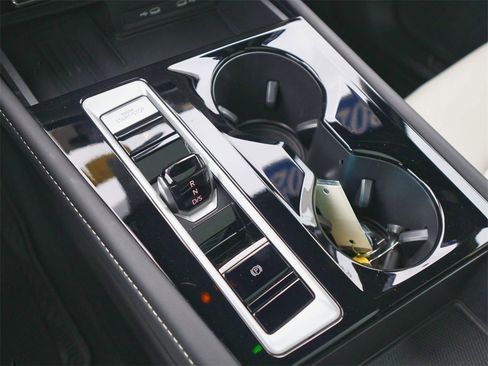 Certified 2025 Volkswagen Atlas Cross Sport SEL Premium R-Line image 27