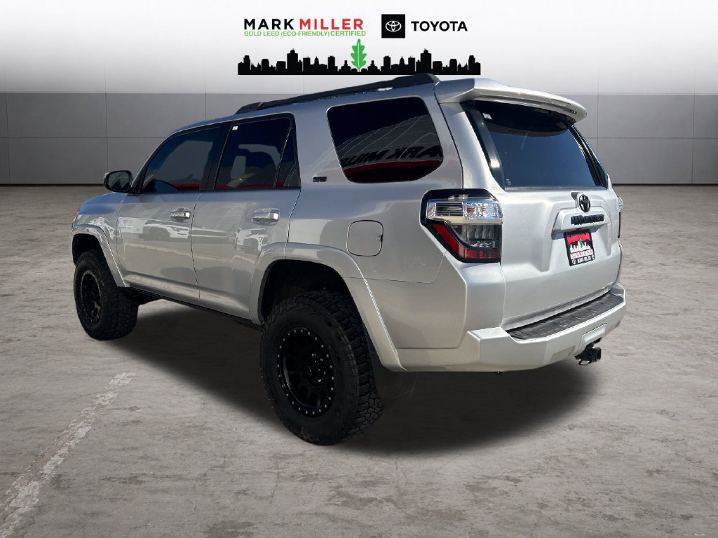 Used 2016 Toyota 4Runner SR5 AWD/4WD image 3