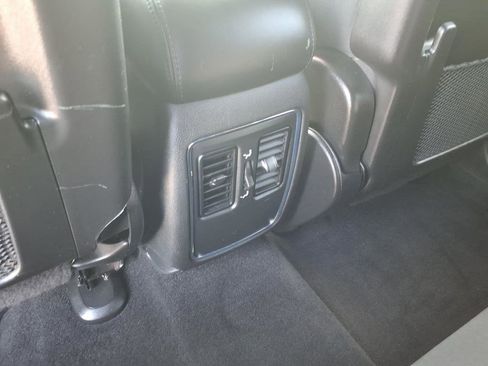 Used 2021 Jeep Grand Cherokee Laredo image 11