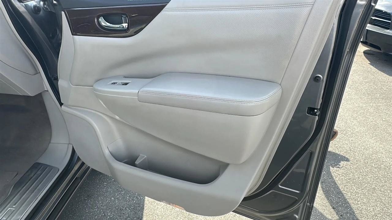 Used 2016 Nissan Quest SV w/ Leather Package FWD image 29
