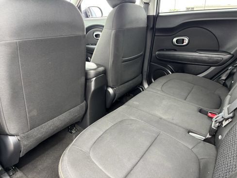 Used 2015 Kia Soul + FWD image 18