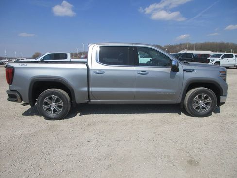 New 2026 GMC Sierra 1500 SLT image 3