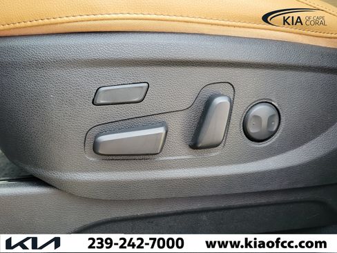 Certified 2022 Kia Telluride SX w/ Towing Package FWD image 22