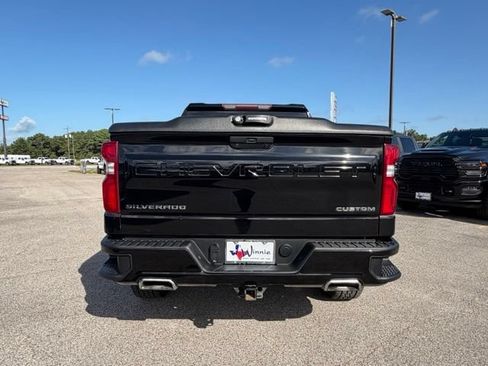 Used 2021 Chevrolet Silverado 1500 Custom Trail Boss AWD/4WD image 9