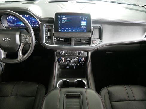 Used 2022 Chevrolet Suburban RST w/ Luxury Package AWD/4WD image 10