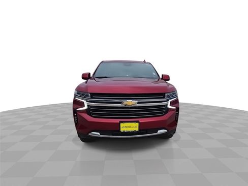 Used 2024 Chevrolet Suburban LT w/ LT Signature Plus Package RWD image 3