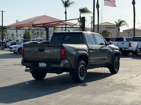 Used 2024 Toyota Tacoma TRD Off-Road w/ TRD Off Road Upgrade Package AWD/4WD image 5