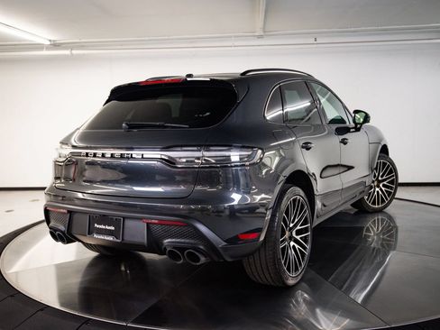 Certified 2026 Porsche Macan AWD/4WD image 9