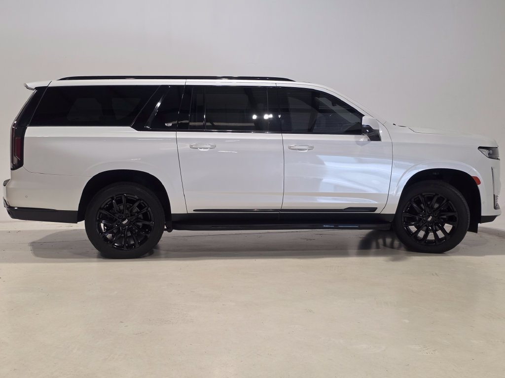 Used 2021 Cadillac Escalade ESV Sport Platinum w/ LPO, ONYX Package AWD/4WD image 4