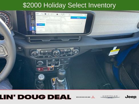 New 2025 Jeep Gladiator Willys image 25