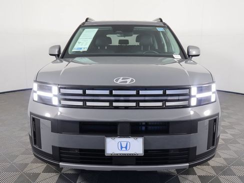Used 2026 Hyundai Santa Fe SEL FWD image 2
