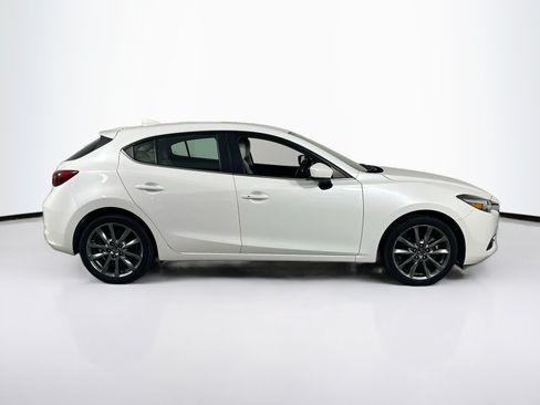 Used 2018 MAZDA MAZDA3 Grand Touring FWD image 4