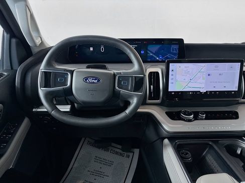 Used 2025 Ford Expedition Active AWD/4WD image 24