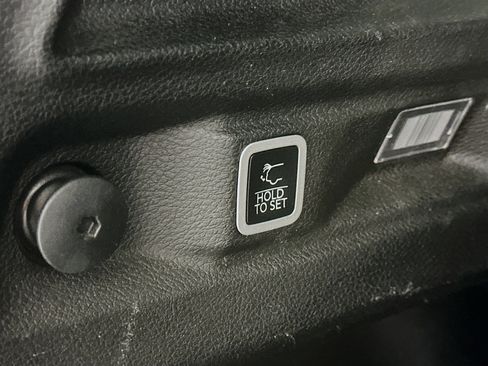 Used 2024 Jeep Grand Cherokee L Limited w/ Luxury Tech Group II image 33