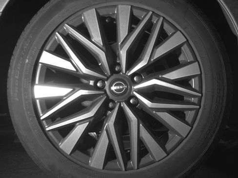 Used 2025 Nissan Altima 2.5 SV image 15