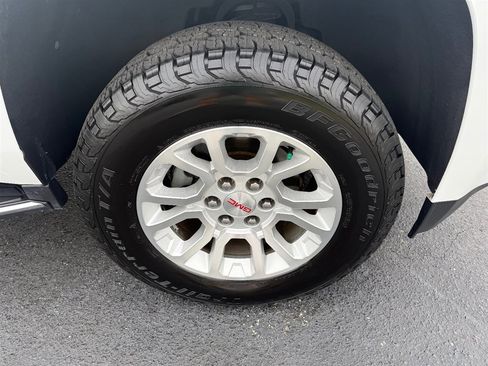 Used 2019 GMC Yukon XL SLT w/ Open Road Package image 8