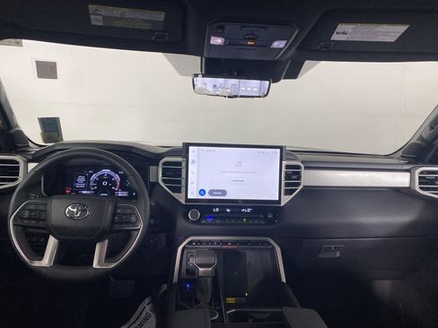 Used 2025 Toyota Tundra Limited AWD/4WD image 9