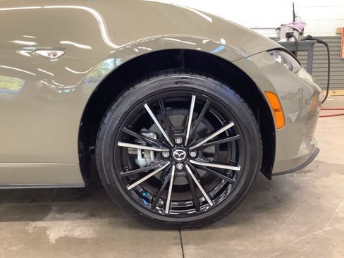 Certified 2024 MAZDA MX-5 Miata Grand Touring RWD image 28