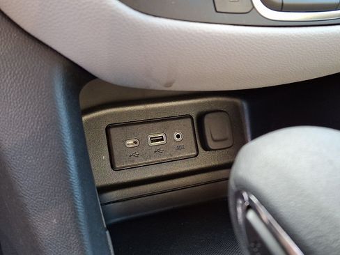 Used 2023 Chevrolet Equinox LS w/ LS Convenience Package FWD image 18