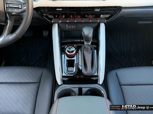 Used 2024 GMC Canyon AT4X AWD/4WD image 16