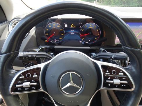 Used 2023 Mercedes-Benz GLA 250 4MATIC image 20