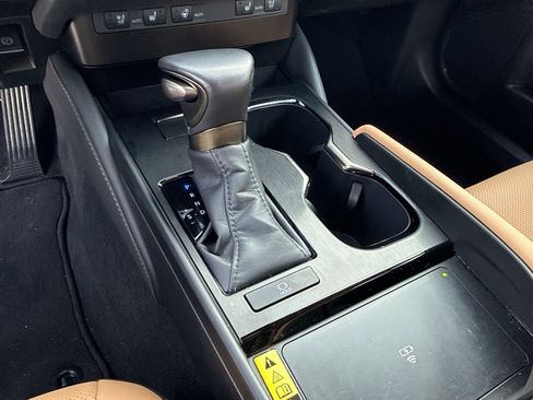 Used 2025 Lexus ES 350 w/ Premium Package FWD image 20