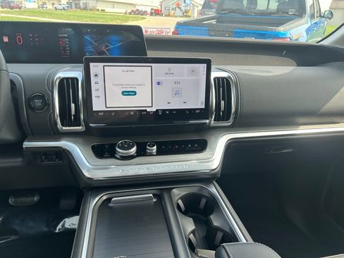 New 2026 Ford Expedition Max Platinum AWD/4WD image 18