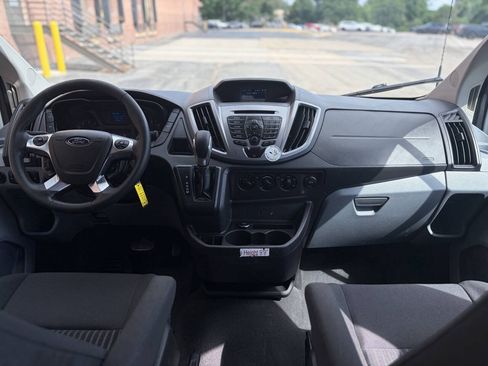 Used 2015 Ford Transit 150 XLT RWD image 22