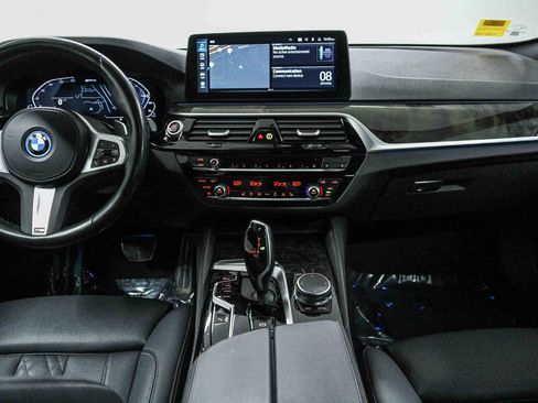 Certified 2023 BMW 530e w/ M Sport Package image 13