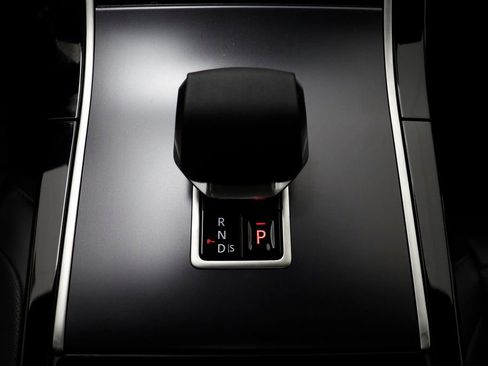 New 2026 Land Rover Range Rover Velar Dynamic SE AWD/4WD image 14